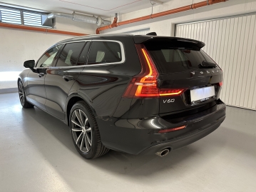 Volvo V60 B4 MOMENTUM PRO LED BLIS KAMERA H/K EL.KUFR KŮŽE_35